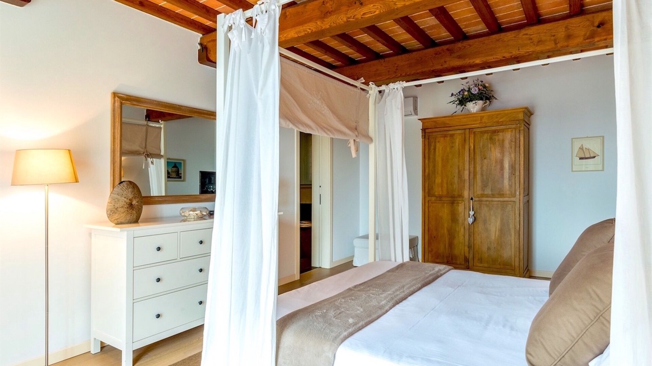 Photo of Others in Margine Coperta-Traversagna