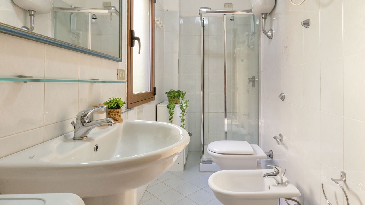 Photo of Bathroom in Golfo di Marinella