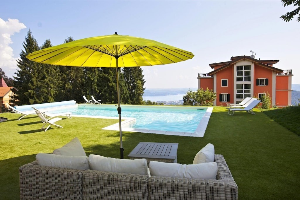 Photo of Outdoor in Comero