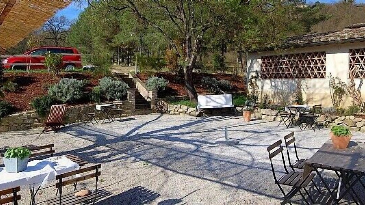 Photo of Outdoor in Montone