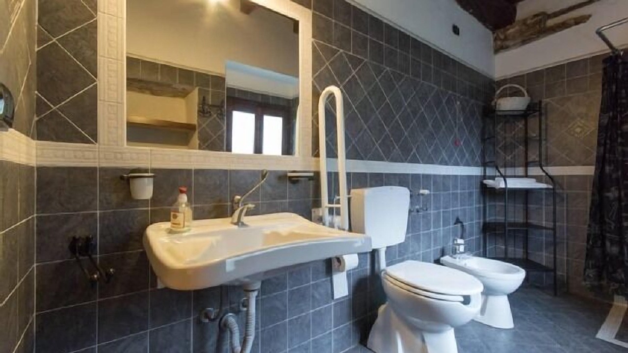 Photo of Bathroom in Garibaldi