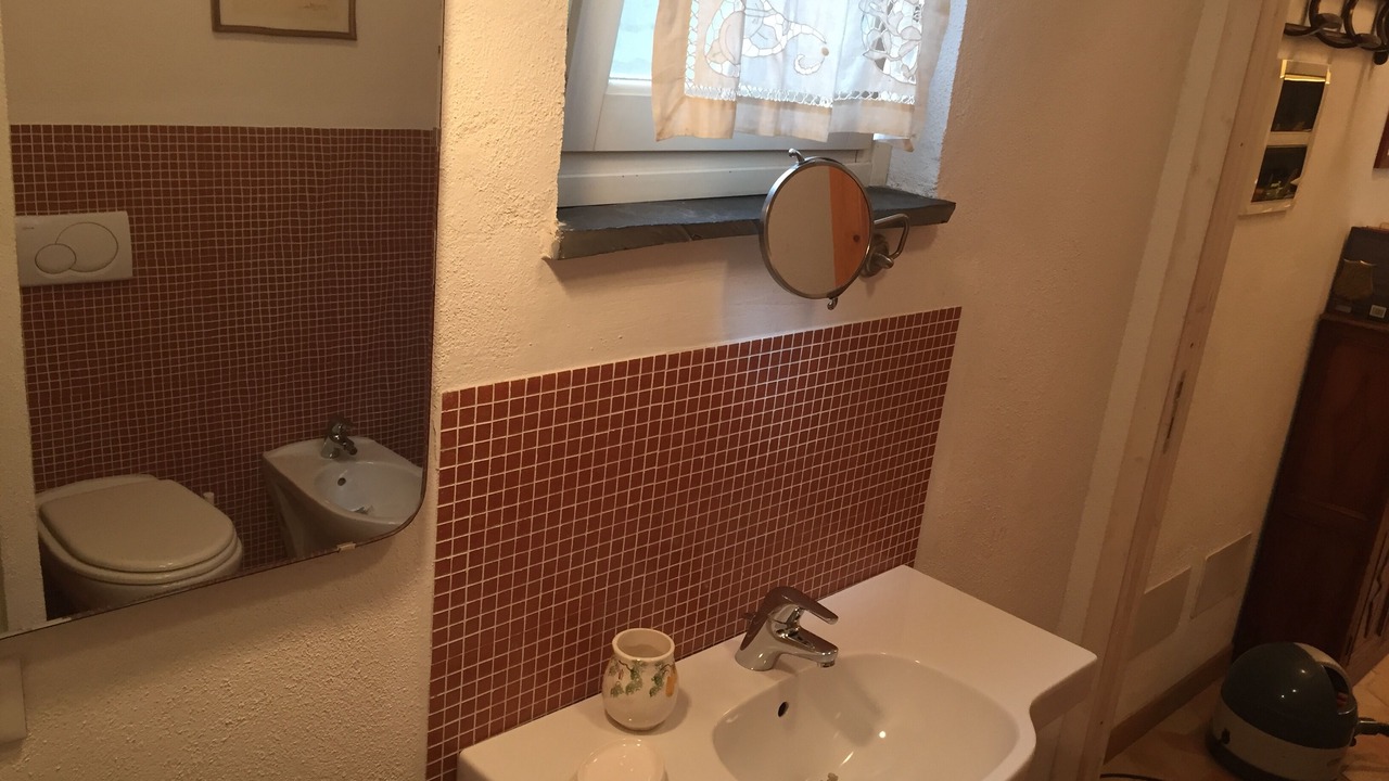 Photo of Bathroom in Garlenda