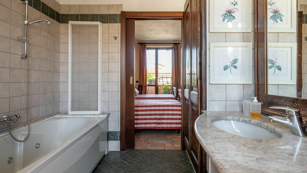 Photo of Bathroom in Narzole