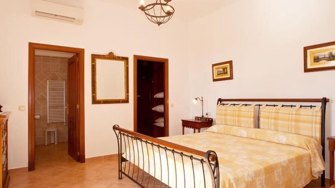 Photo of Bedroom in S Horta