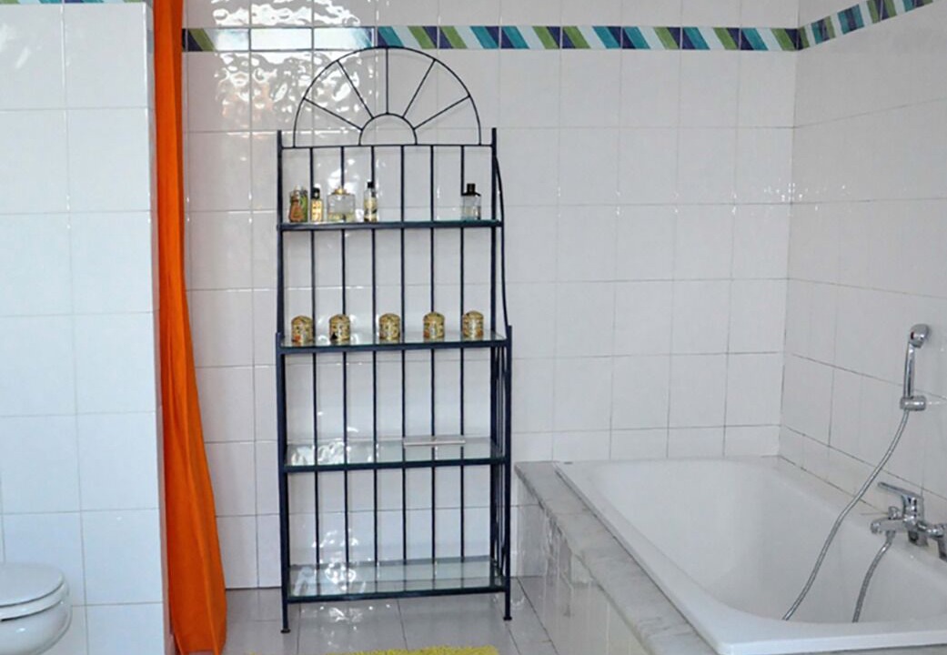 Photo of Bathroom in Santo Stefano Belbo