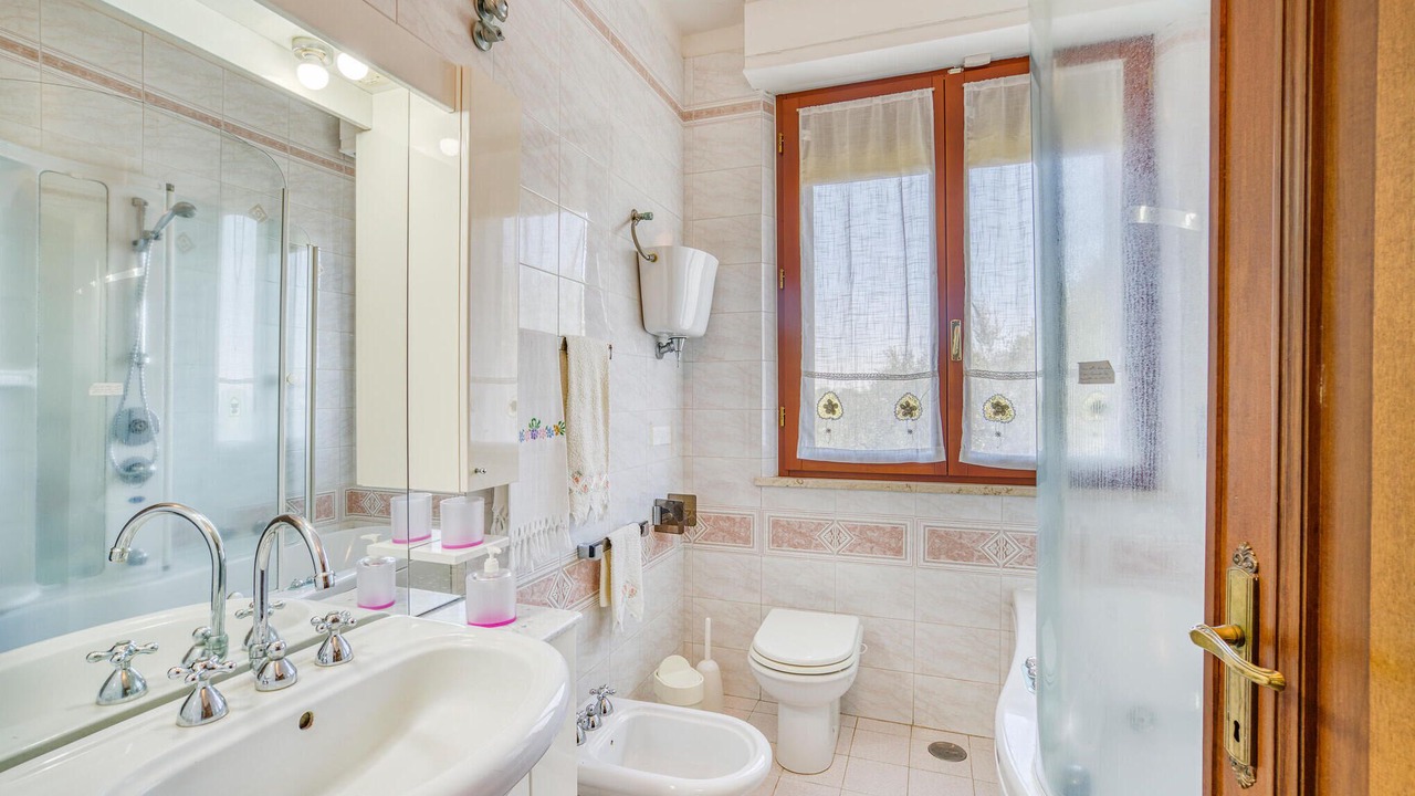 Photo of Bathroom in Murlo
