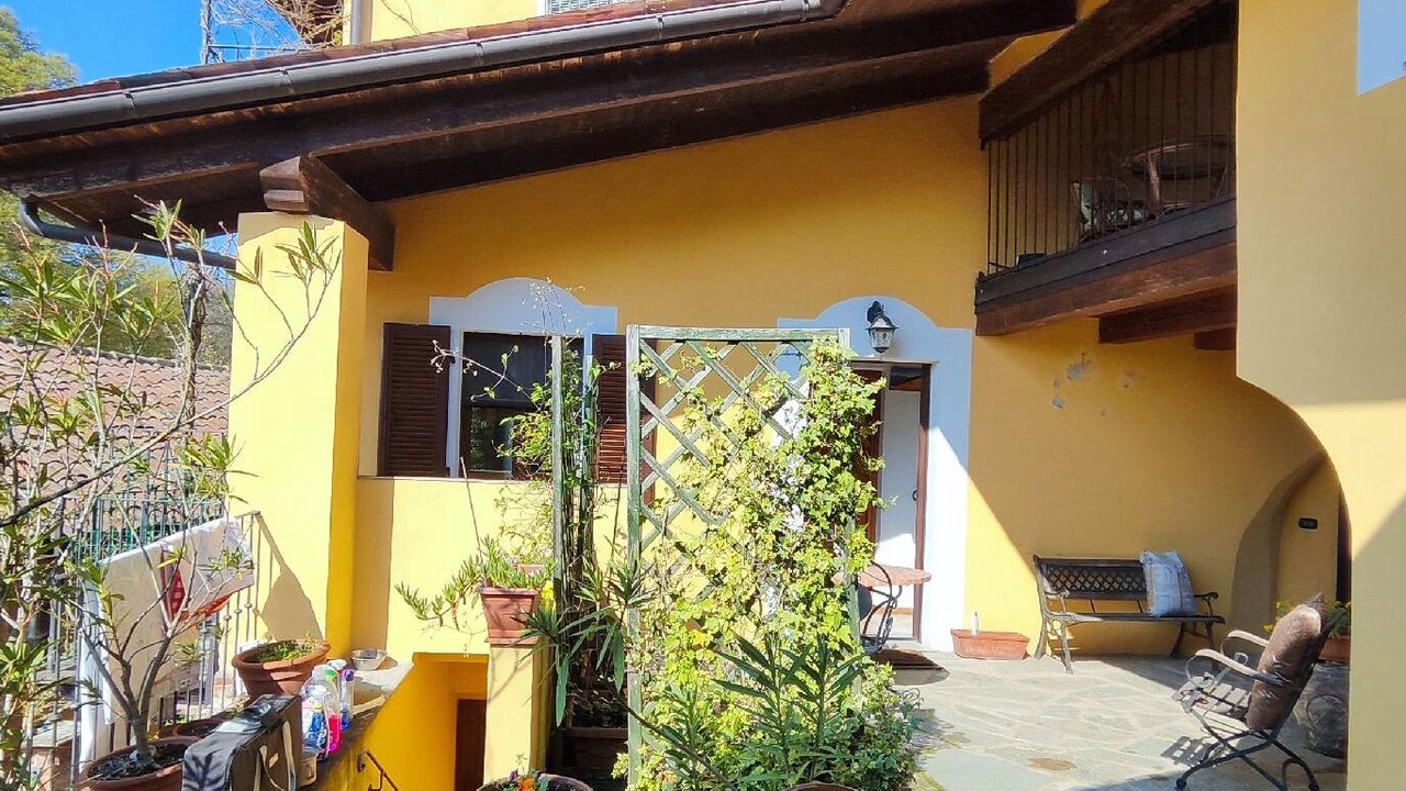 Photo of Patio Balcony in Garibaldi