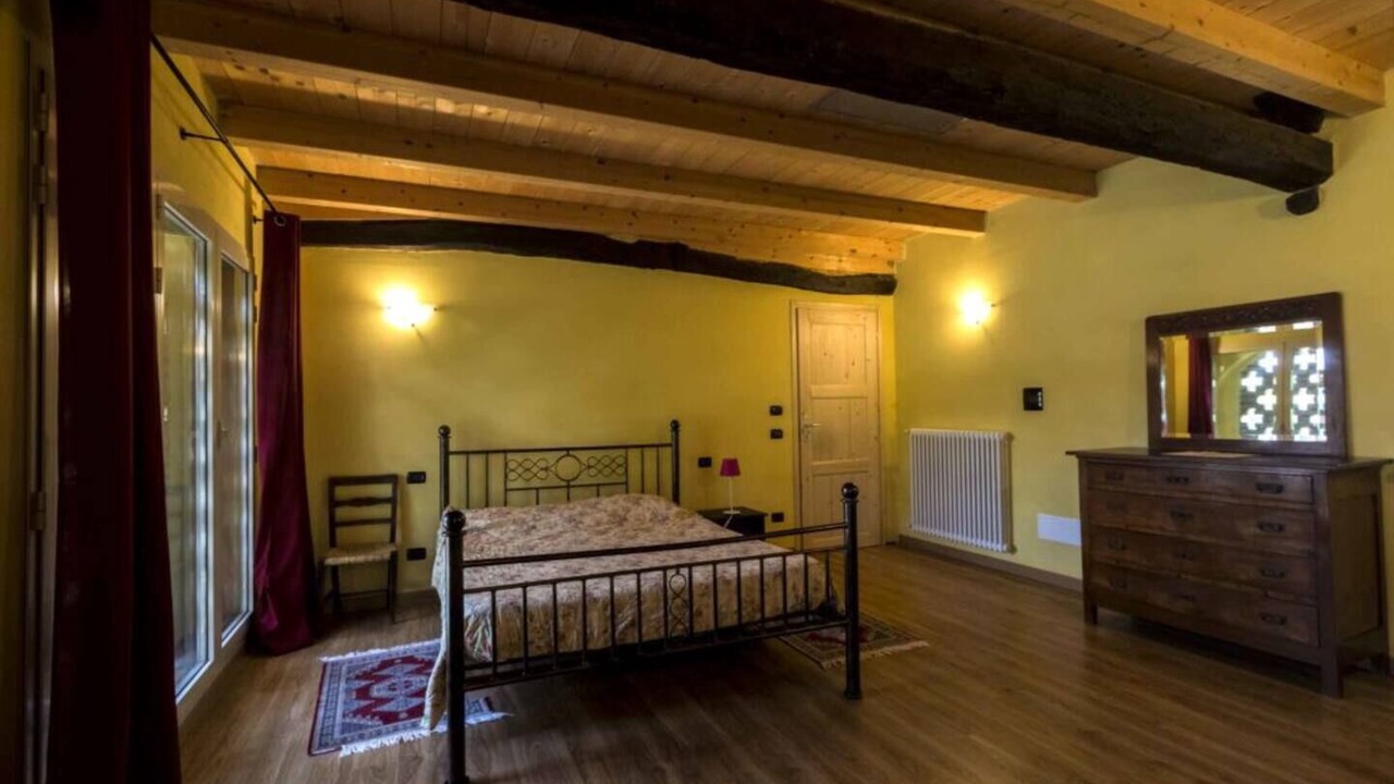 Photo of Bedroom in Costigliole d'Asti