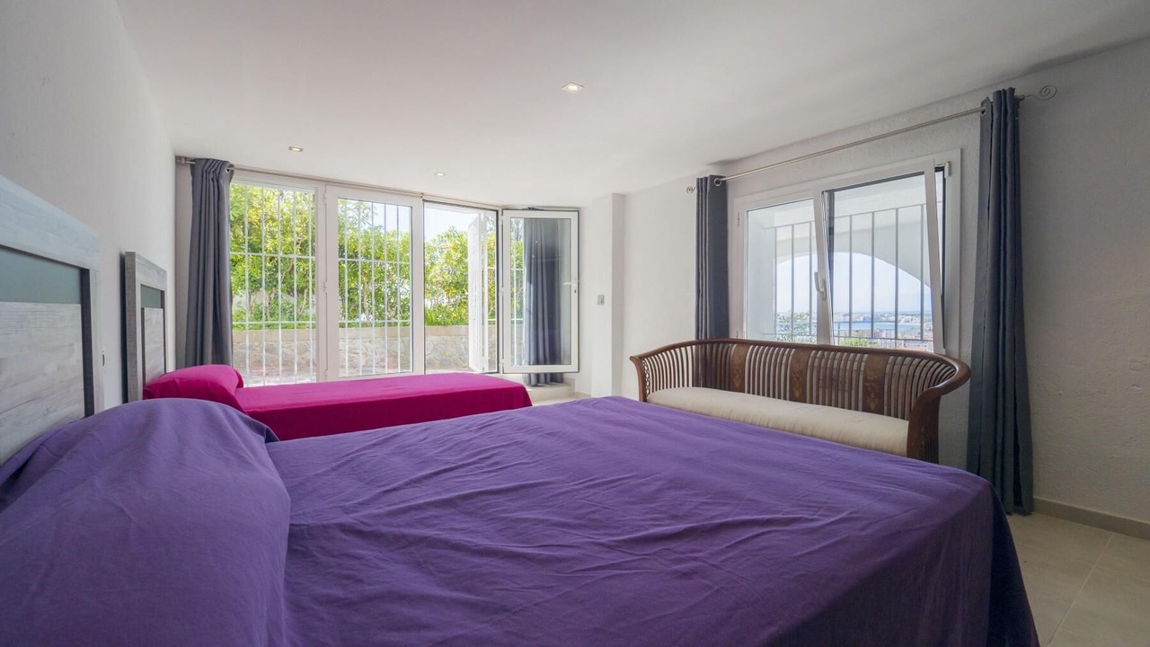 Photo of Bedroom in Roses Town Center