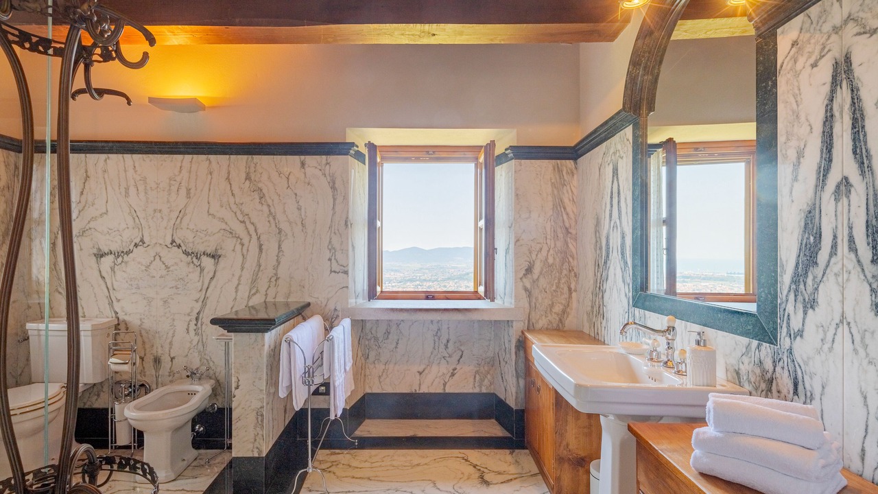 Photo of Bathroom in Carrara
