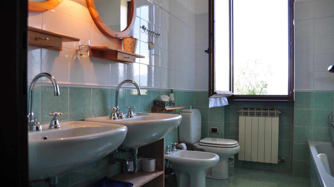 Photo of Bathroom in Armeno