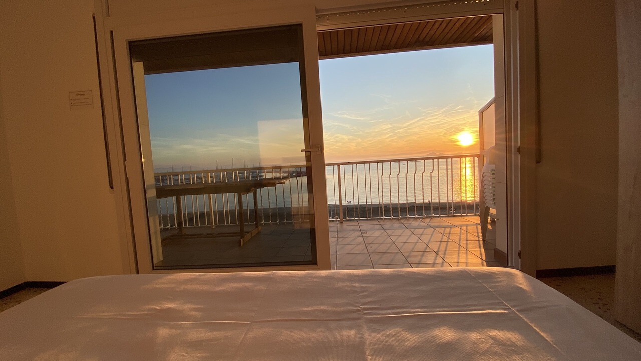 Photo of Bedroom in Roses Town Center