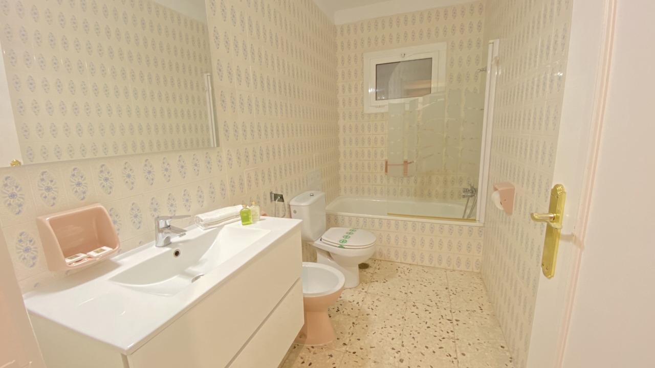 Photo of Bathroom in Roses Town Center