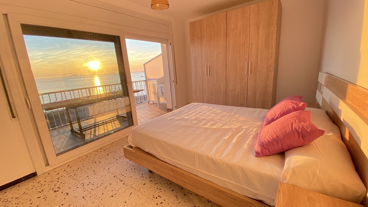 Photo of Bedroom in Roses Town Center