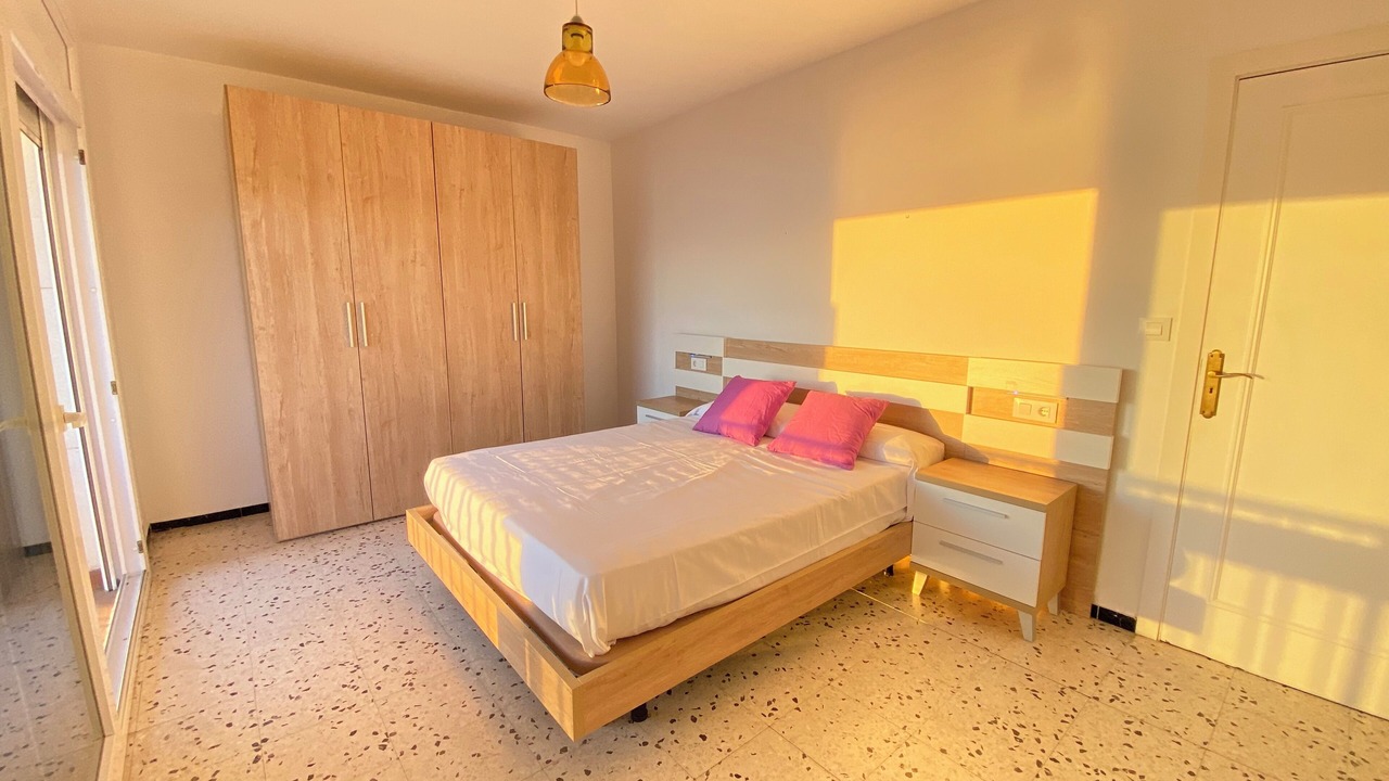 Photo of Bedroom in Roses Town Center
