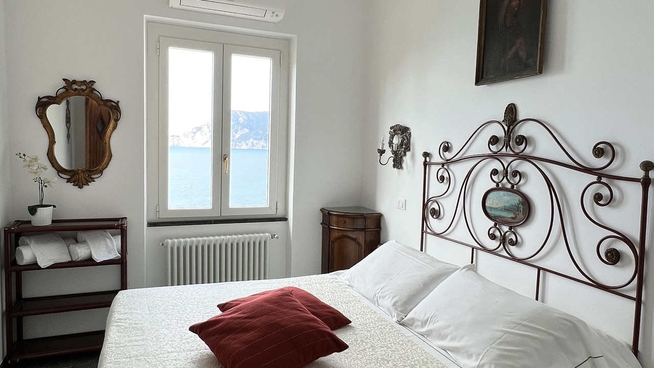 Photo of Bedroom in Vernazza