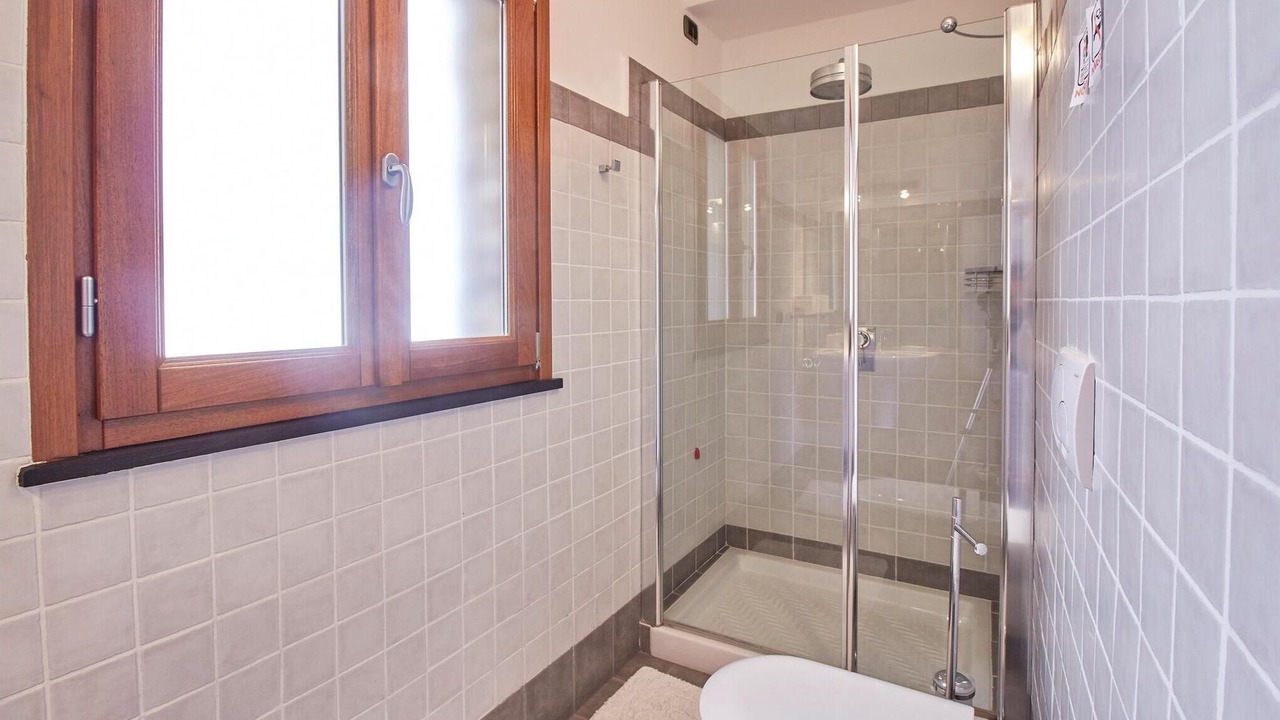 Photo of Bathroom in Garlenda