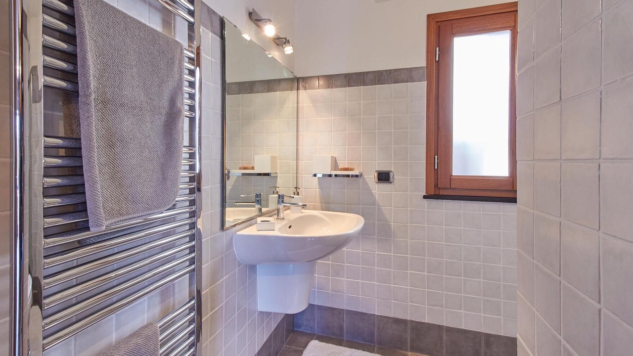 Photo of Bathroom in Garlenda