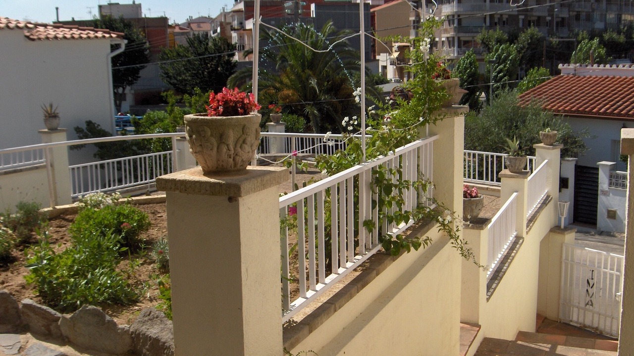 Photo of Outdoor in Roses Town Center