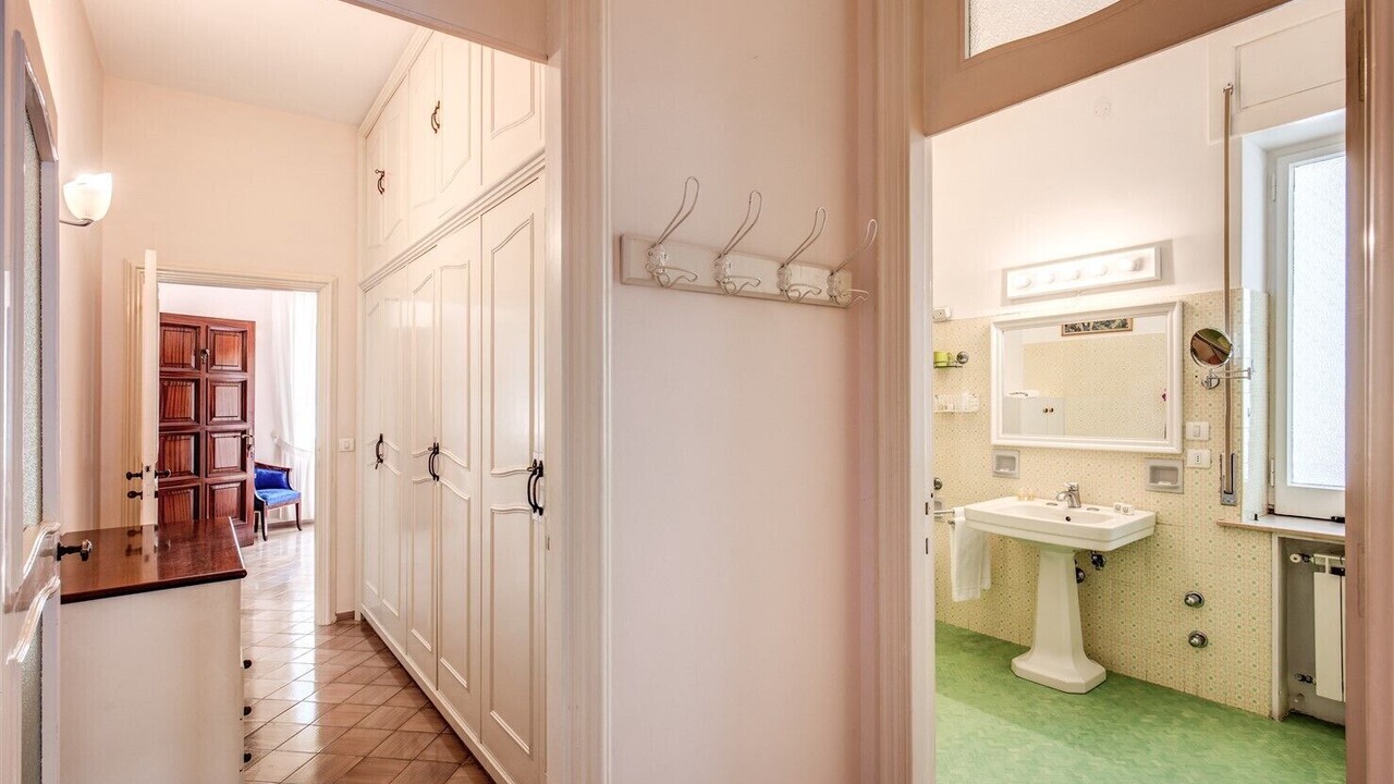 Photo of Bathroom in Sorrento City Centre