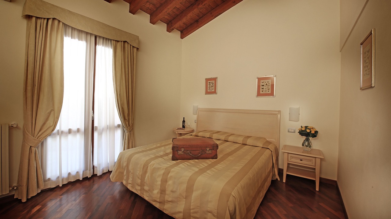 Photo of Bedroom in Gardone Riviera