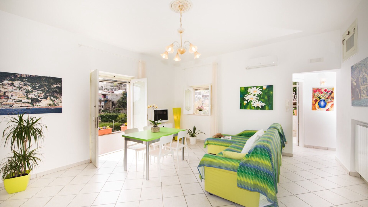 Photo of Livingroom in Montepertuso