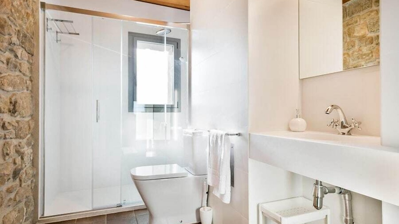 Photo of Bathroom in Tora