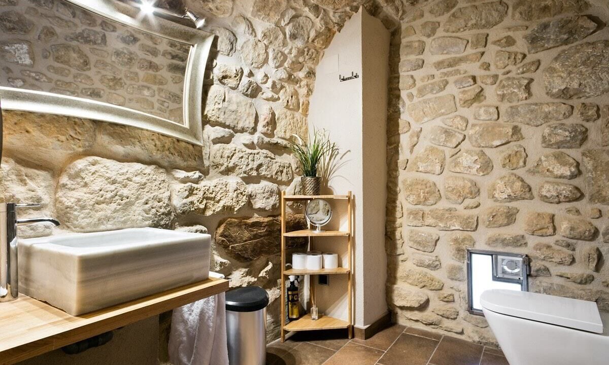 Photo of Bathroom in Tora