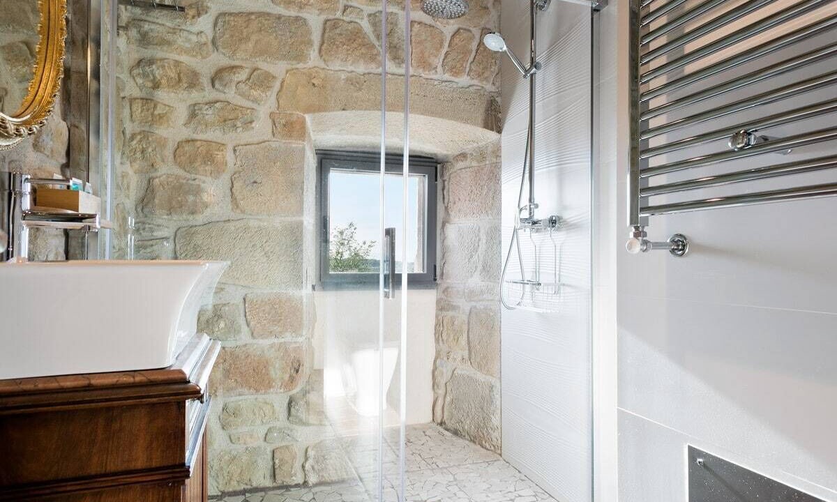Photo of Bathroom in Tora