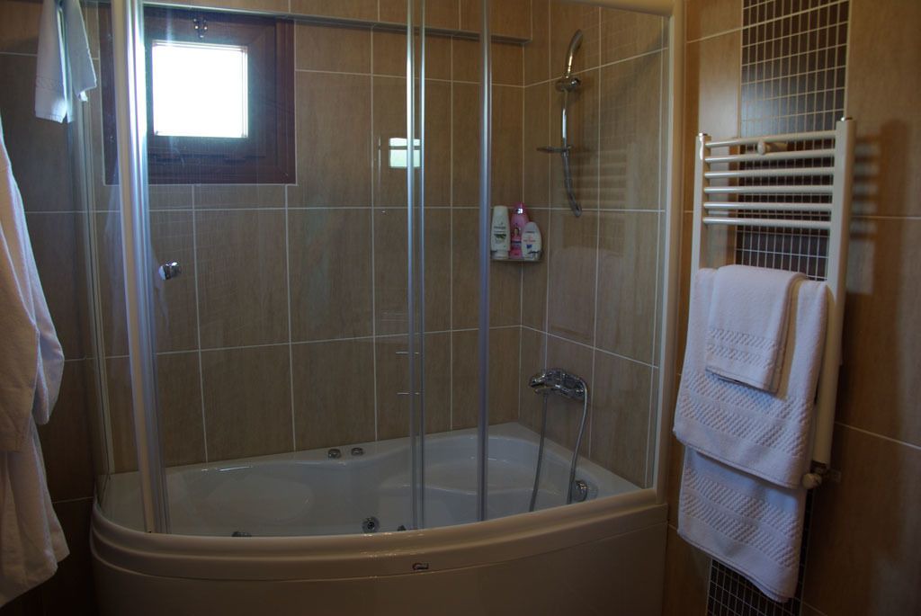 Photo of Bathroom in Darica