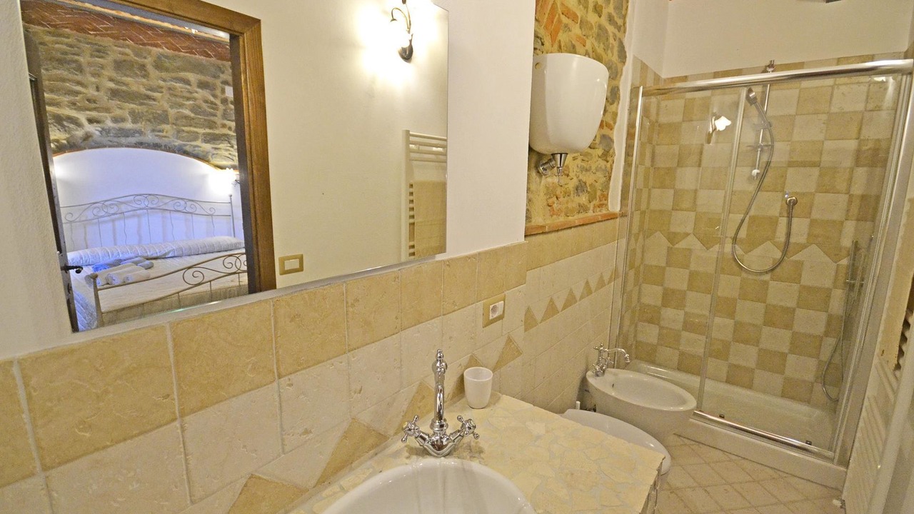 Photo of Bathroom in Cortona