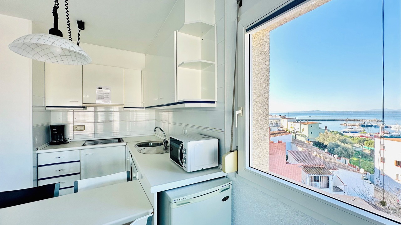 Photo of Kitchen in Roses Town Center