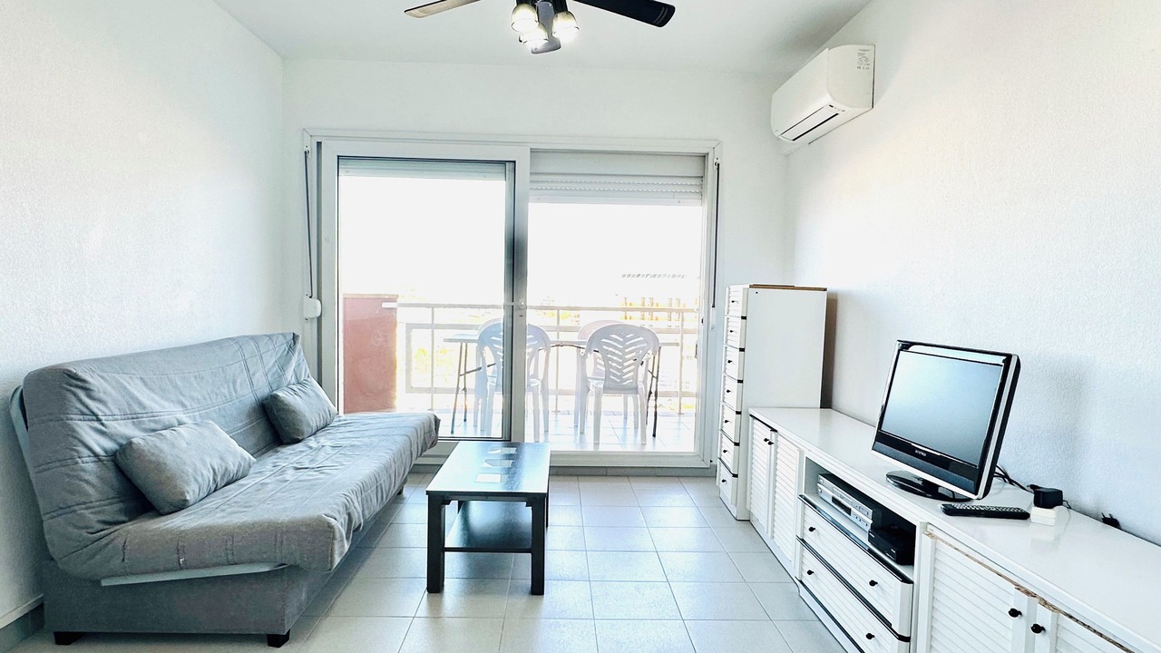 Photo of Livingroom in Roses Town Center