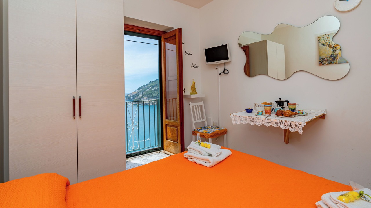 Photo of Bedroom in Minori