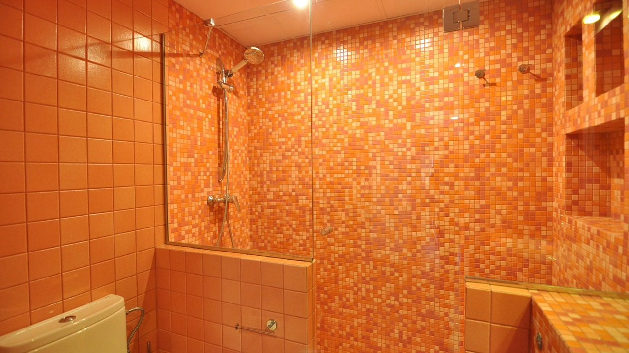 Photo of Bathroom in Roses Town Center