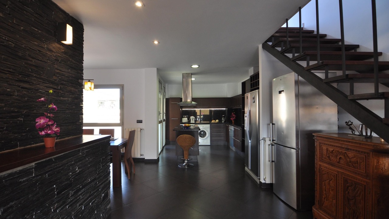 Photo of Livingroom in Roses Town Center