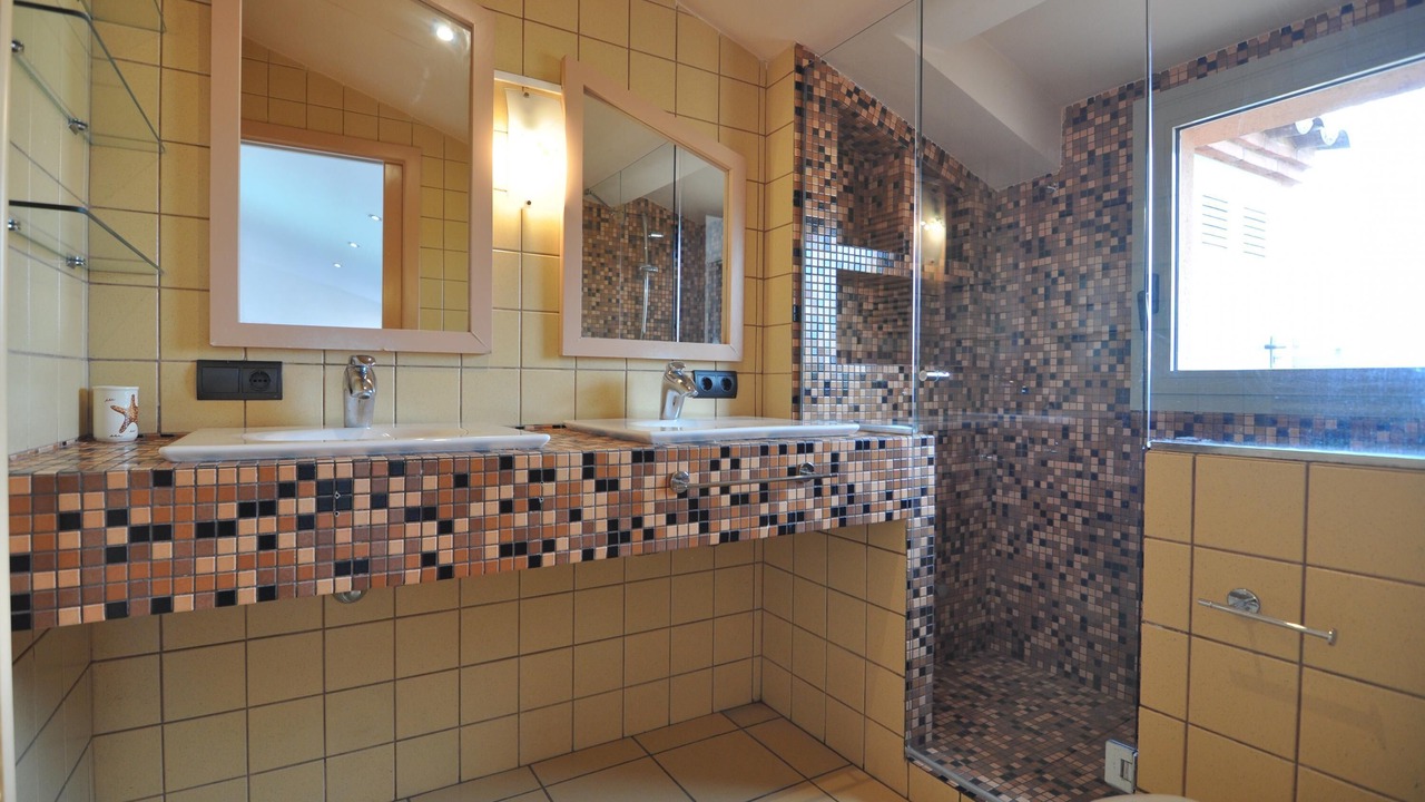 Photo of Bathroom in Roses Town Center