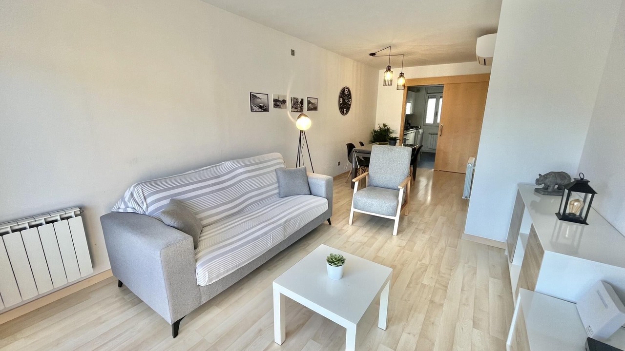 Photo of Livingroom in Roses Town Center