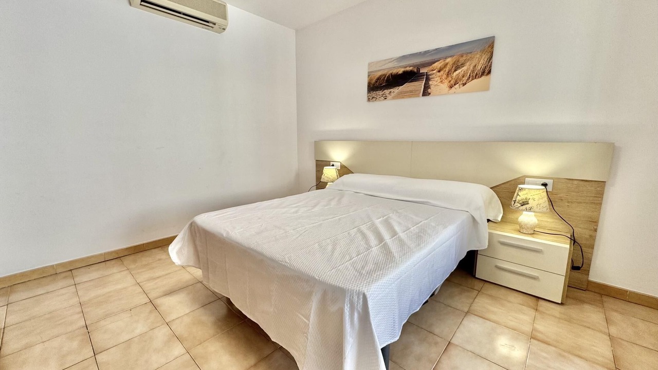 Photo of Bedroom in Roses Town Center