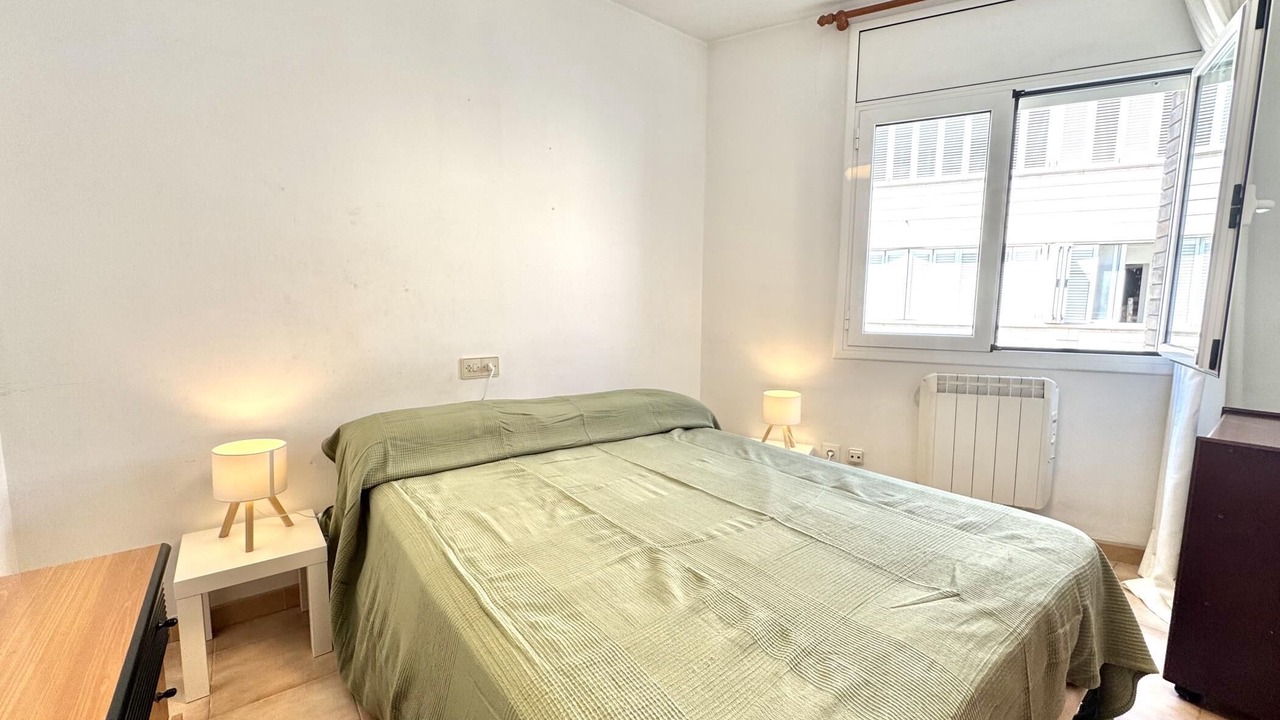 Photo of Bedroom in Roses Town Center