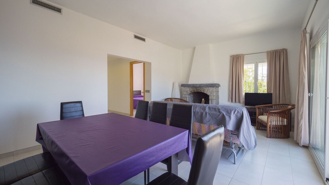 Photo of Livingroom in Roses Town Center
