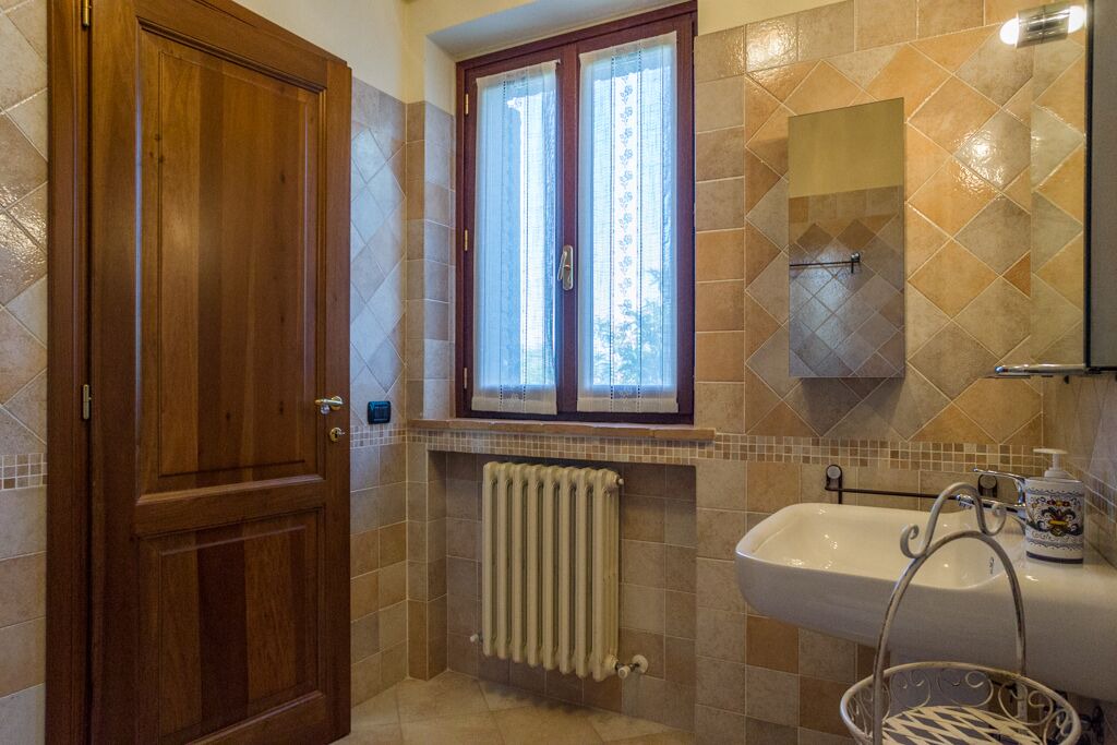 Photo of Bathroom in Todi