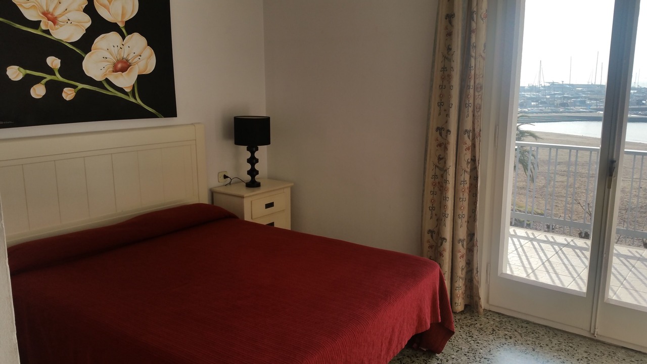 Photo of Bedroom in Roses Town Center