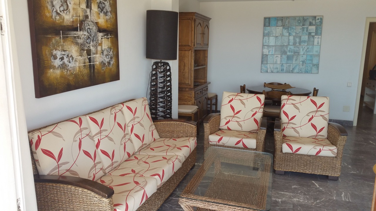 Photo of Livingroom in Roses Town Center
