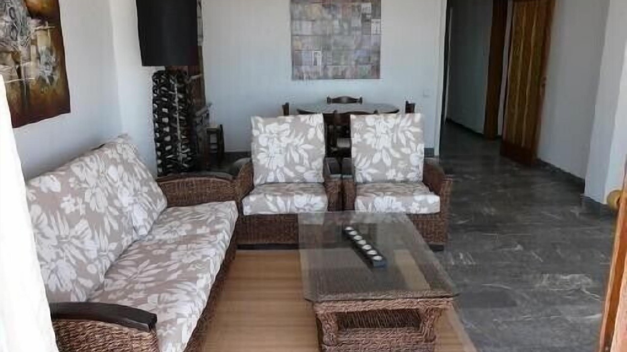 Photo of Livingroom in Roses Town Center
