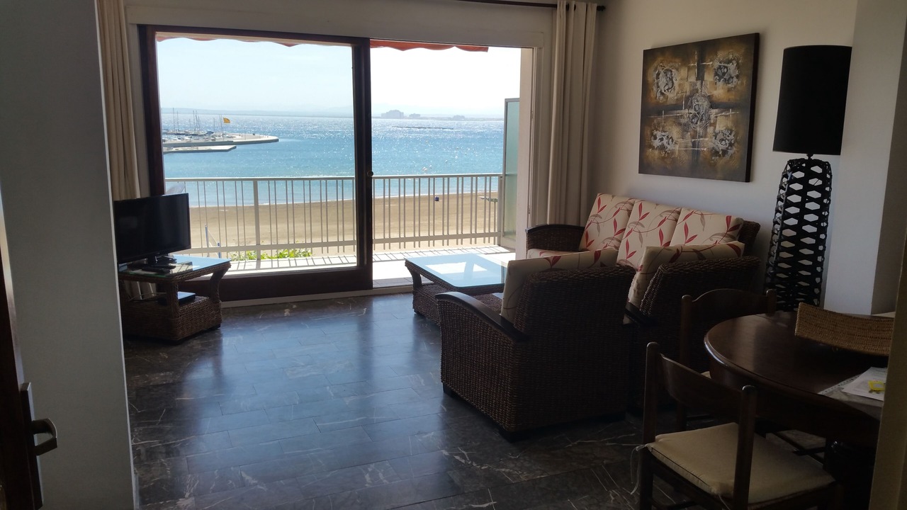 Photo of Livingroom in Roses Town Center