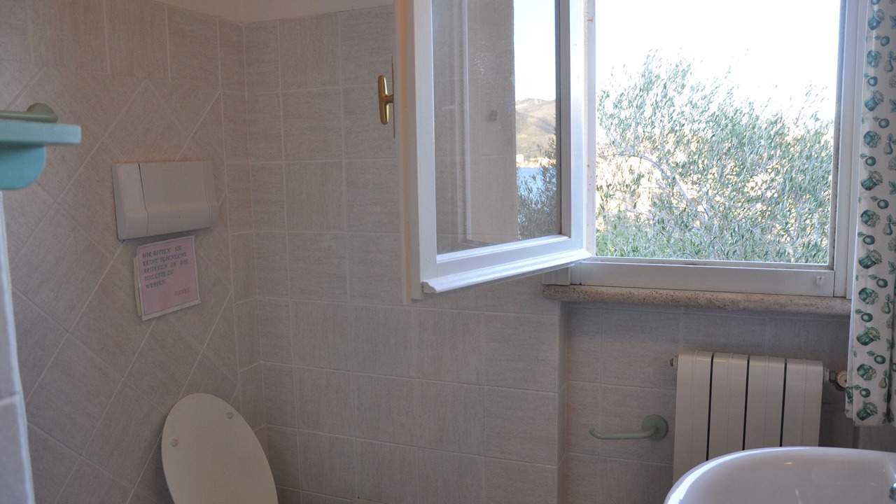 Photo of Bathroom in Baia Caddinas
