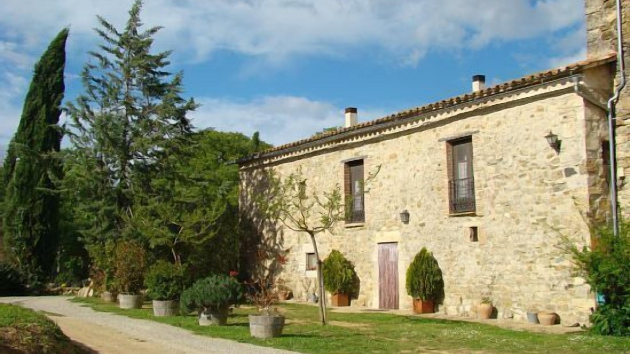 Photo of Outdoor in Maia de Montcal
