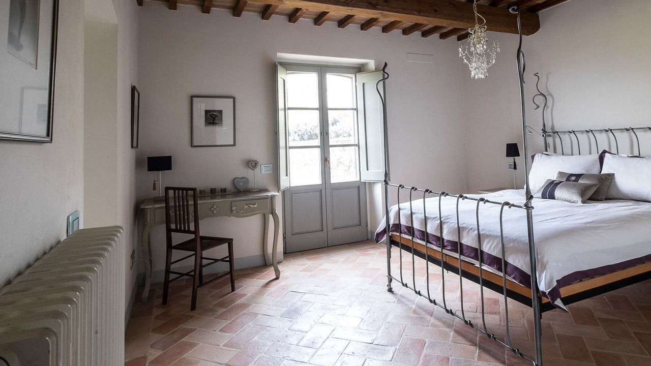 Photo of Others in Montone