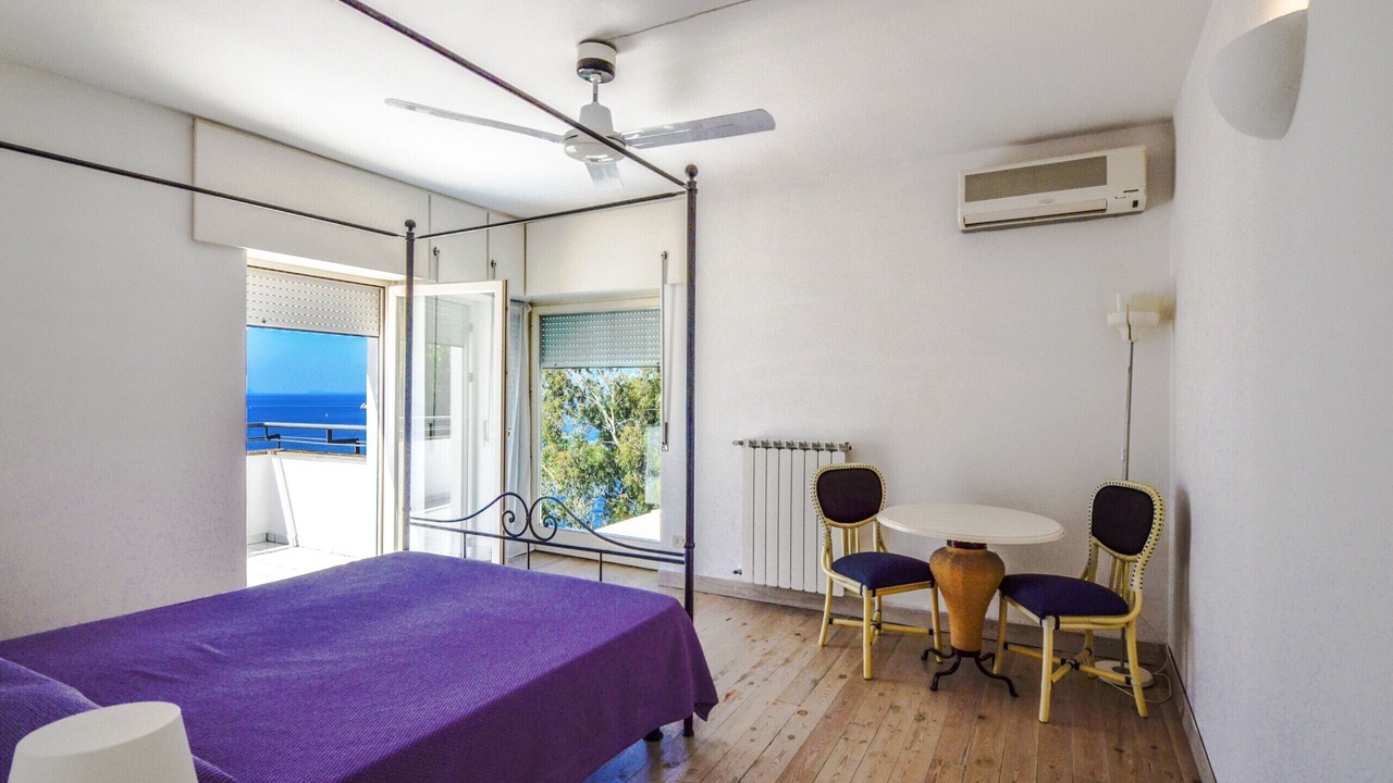 Photo of Bedroom in Massa Lubrense